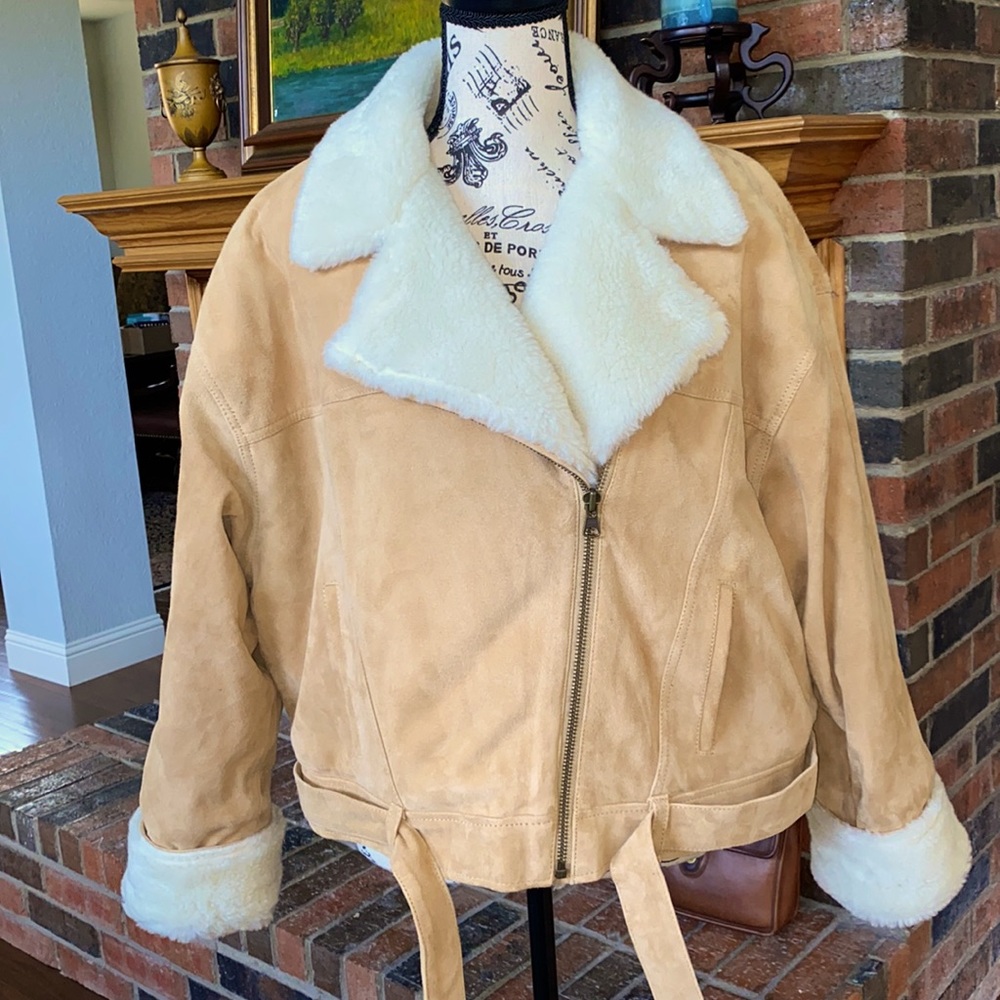 Levi’s Cocoon Bomber Trucker Jacket in goat suede w/soft Sherpa lining.